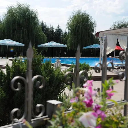 Hotel Racic Self-check In Voyvodinovo