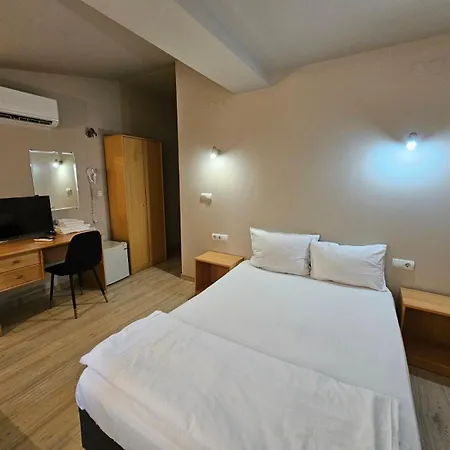 Hotel Racic Self-check In Voyvodinovo