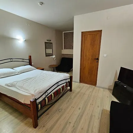 Racic Self-check In 2* Voyvodinovo