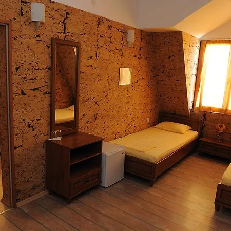 Hotel Racic Self-check In Voyvodinovo